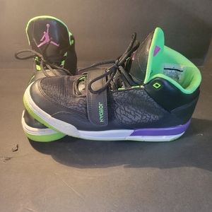 Kids Youth Jordans Size 7